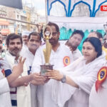 देवरिया में नारे हुसैनी के साथ निकला मोहर्रम का जुलूस, खिलाड़ियों ने दिखाए हैरतअंगेज करतब,