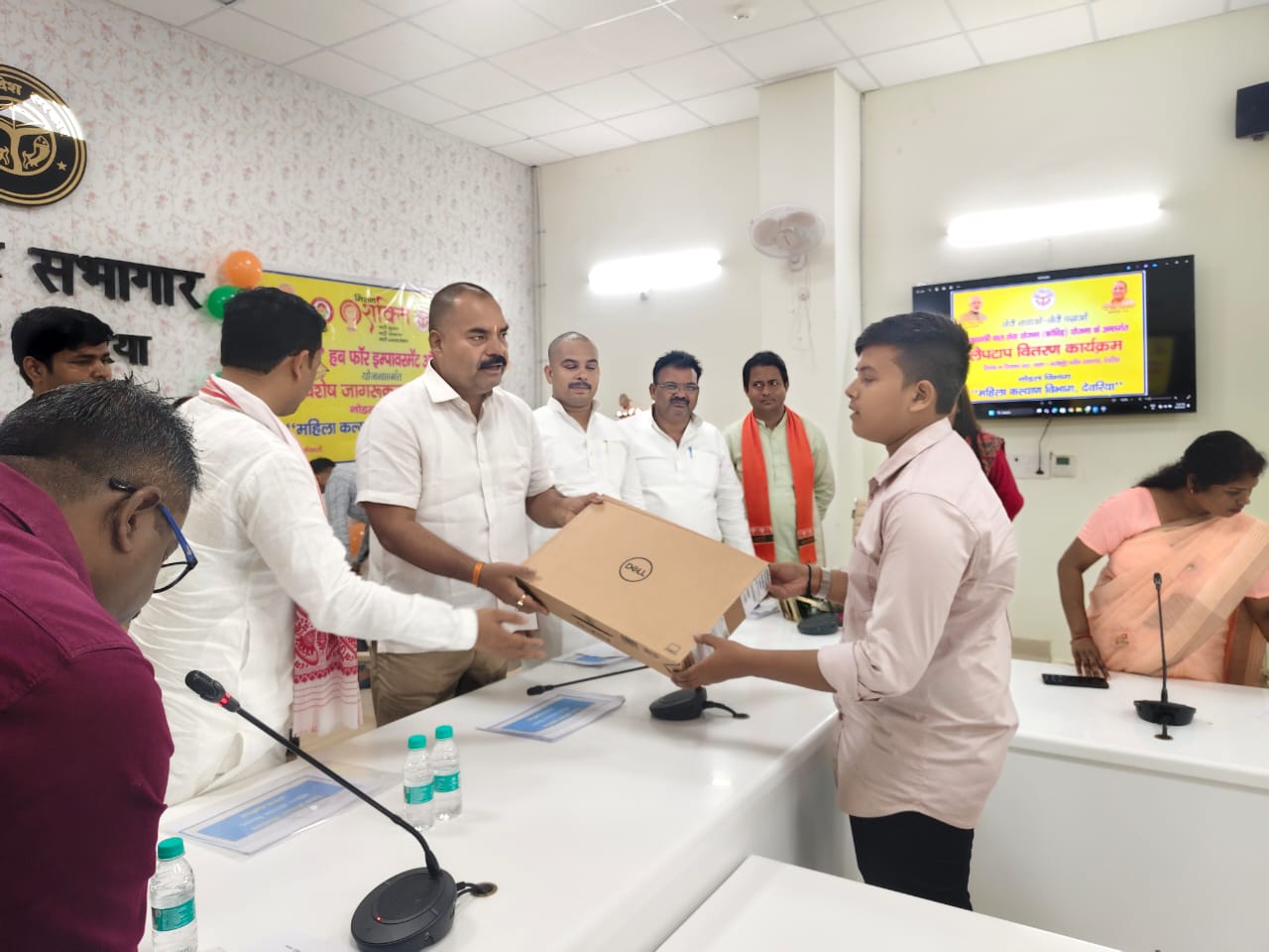 मुख्यमंत्री बाल सेवा योजना (कोविड) अंतर्गत लैपटॉप वितरण कार्यक्रम सम्पन्न,